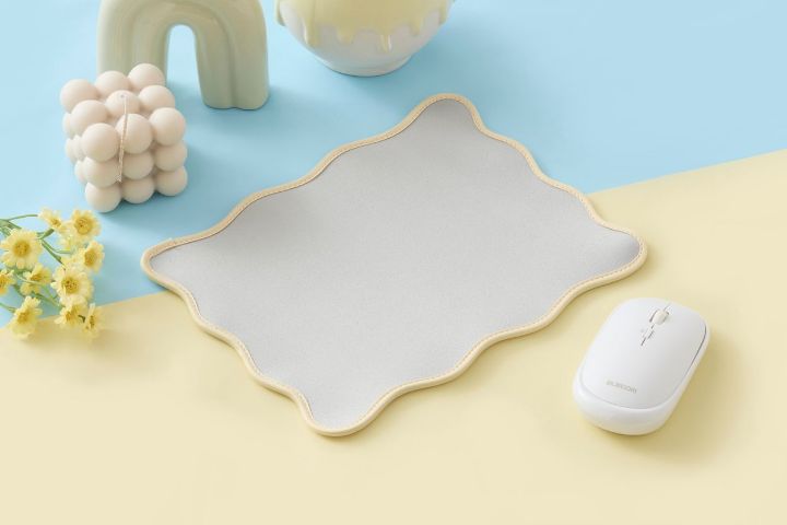 マウス操作によるデスクの傷を防ぐ マウスパッド