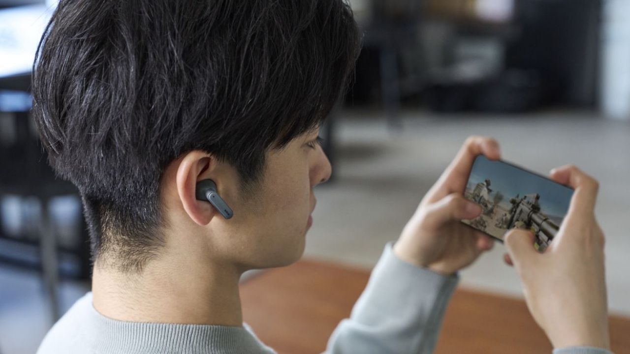 周囲の騒音を気にせず楽しめる完全ワイヤレスヘッドホン