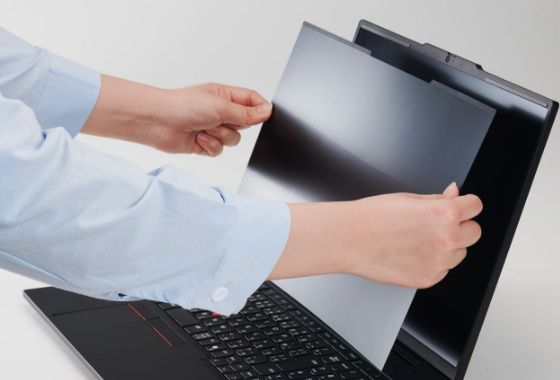 簡単に取り外しができるマグネットタイプ