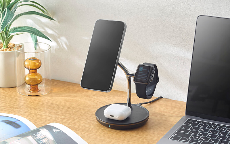 iPhone/Apple Watch/AirPodsの3台を同時に充電可能