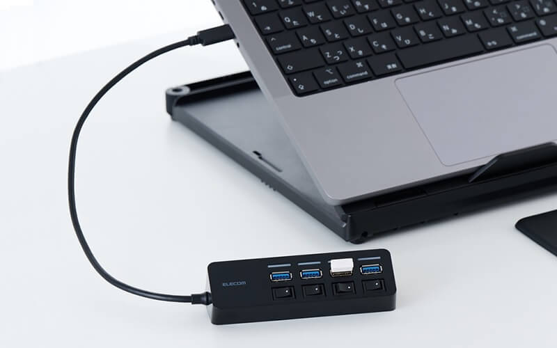 バスパワー専用モデル、ケーブルは直付けタイプ(約30cm)