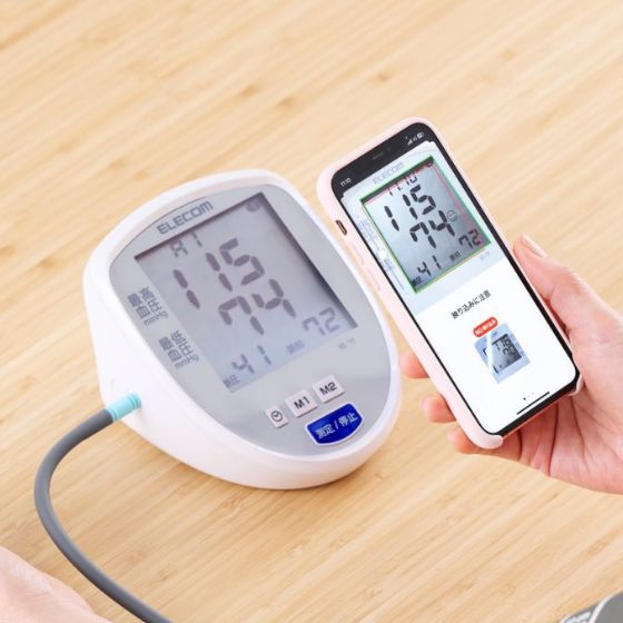 写真撮影でカンタンにアプリ入力ができる!「上腕式血圧計」(HCM-AS04WH)
