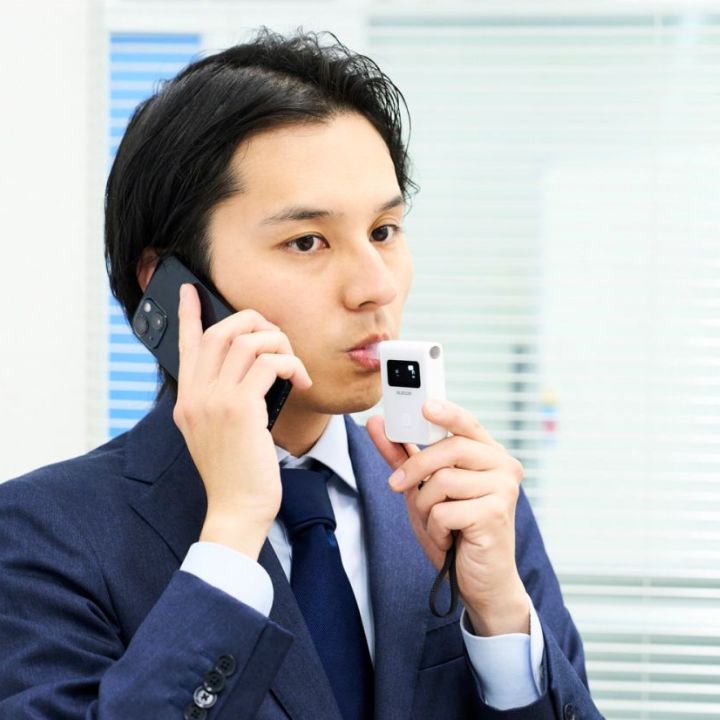 LEDライトとブザー音で即時警告する高視認設計