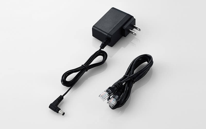 付属の専用ACアダプターとLANケーブル