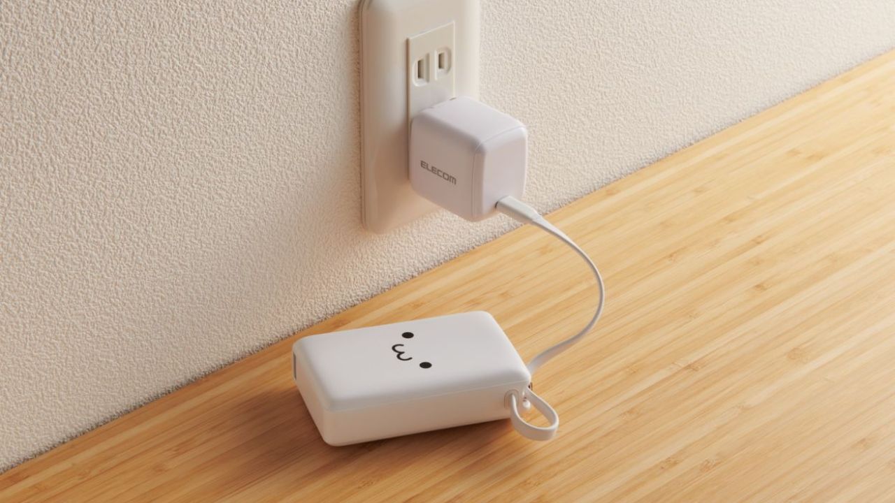 ケーブルの持ち運び不要！ケーブル一体型モバイルバッテリー
