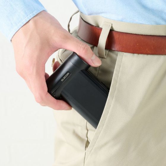 ハイパワー噴射で一気に吹き飛ばす！コンパクト設計の電動エアダスター(AD-ALB04BK)