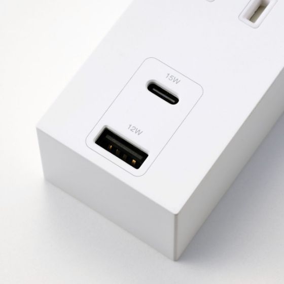出張や旅行などの持ち運びに便利なコンパクトサイズ!コンセント直挿しタイプのモバイルUSBタップ
