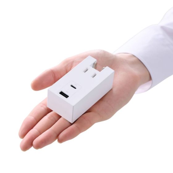 出張や旅行などの持ち運びに便利なコンパクトサイズ!コンセント直挿しタイプのモバイルUSBタップ