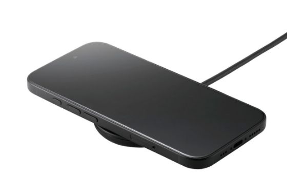 マグネットでピタッとくっつく!Qi(チー)2規格対応のワイヤレス充電器