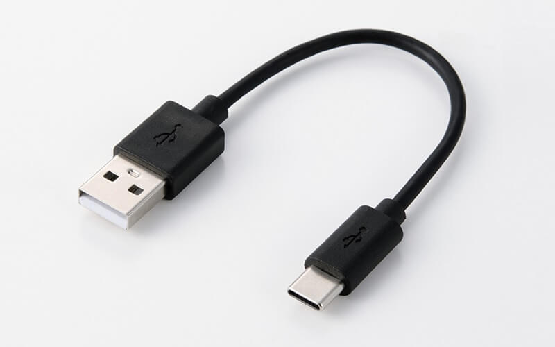 付属の受信機給電用ケーブル(約9cm)