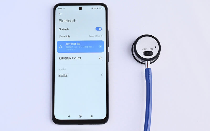 スマートフォンをコントローラーとし、Bluetoothチェストピースを付けた聴診器を使ってトレーニング