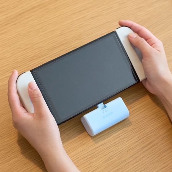 USB Type-C™(USB-C™)ポート搭載のスマートフォンやタブレットに!折り畳み式直挿しモバイルバッテリー(DE-C57L-5000)
