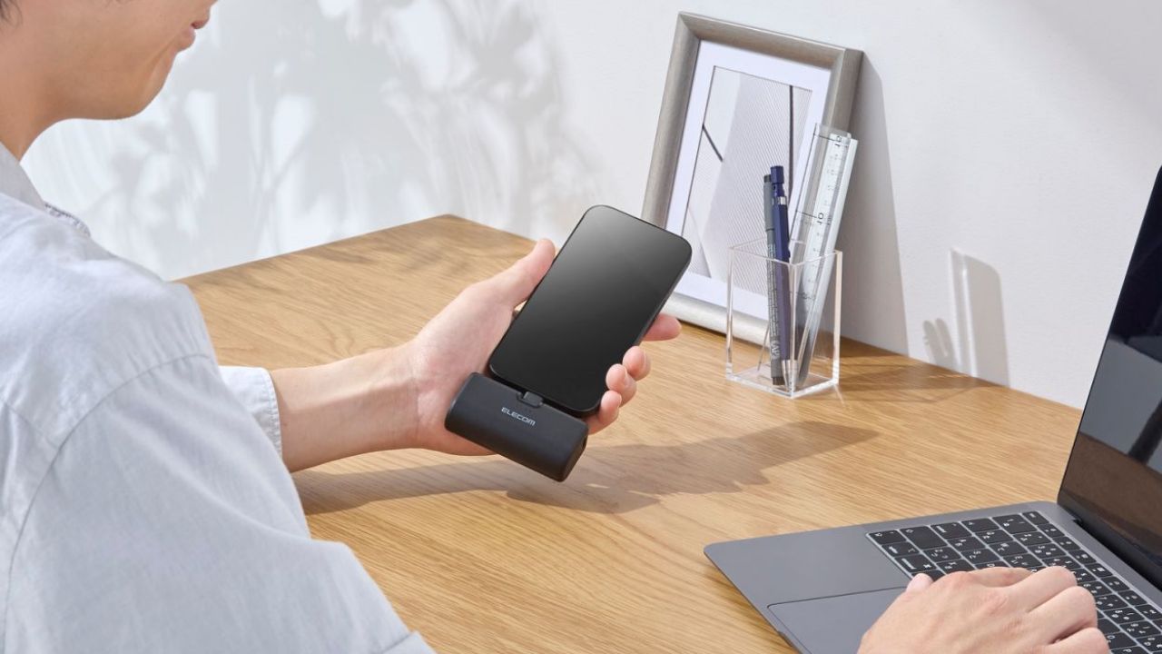 Lightning対応のiPhoneやiPadに!折り畳み式直挿しモバイルバッテリー(DE-C58L-5000)