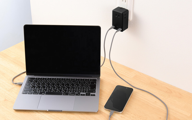 充電用にUSB Type-C×2ポート、USB-Aポート×1ポートを装備