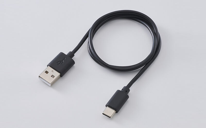 付属のUSB充電ケーブル