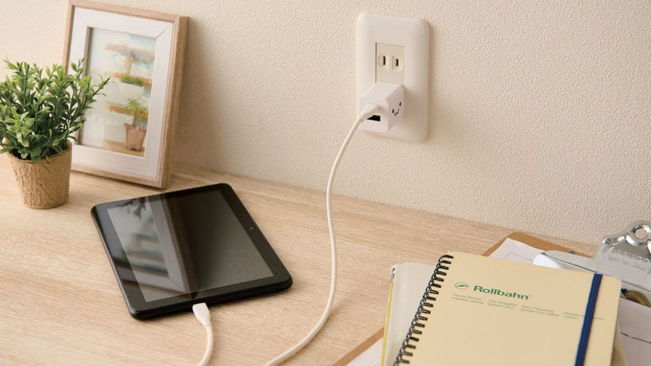 USB Type-CポートとUSB-Aポートを搭載!これ1台で多様なデバイスを充電できる、AC充電器
