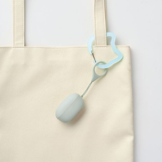お気に入りの文具のように毎日を小さく彩る「SÖT(スゥート)」手のひらにすっぽり収まる超ミニサイズの完全ワイヤレスヘッドホン