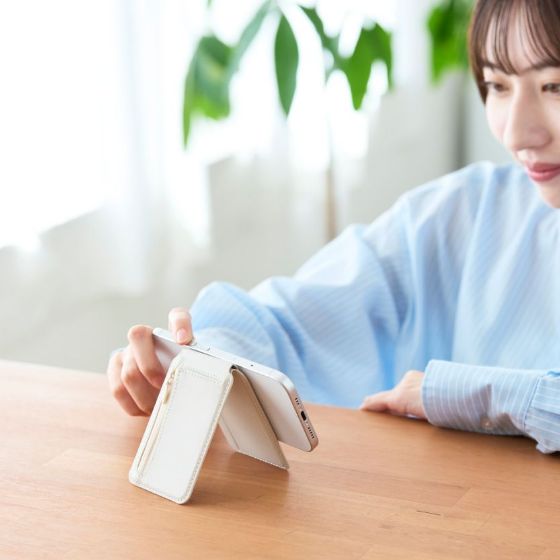 小銭が収納できるファスナーポケット付き!MAGKEEP カードウォレットスタンド