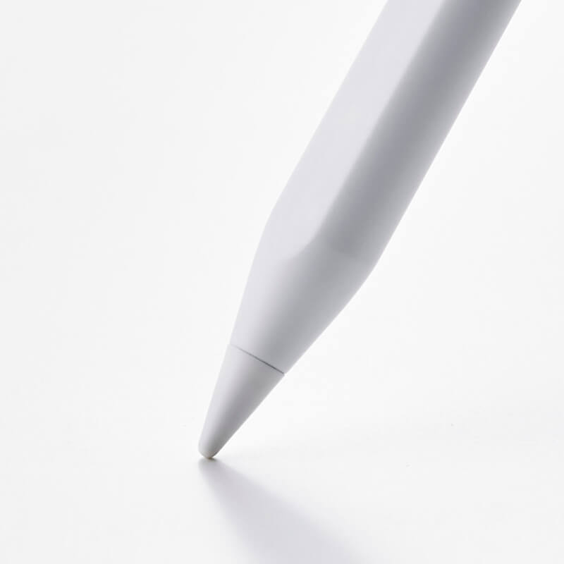 滑らかな描き心地のペン先。ペン先は交換可能