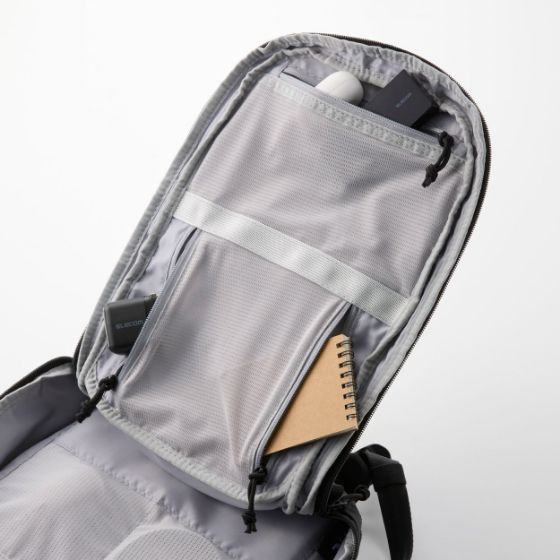 コンパクトサイズでも抜群の収納力