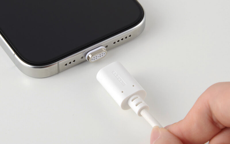 充電の機会が多いスマートフォン本体のポートとの抜き挿しの回数を軽減できる