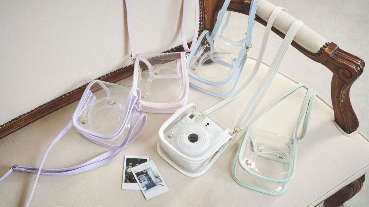 クリア素材で本体カラーが見えて可愛い!Instax mini 12(チェキ)専用カメラケース