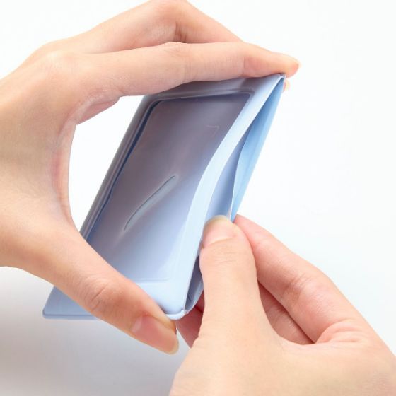 お気に入りのチェキをいつでも一緒に持ち歩ける!チェキ用フォトフレーム