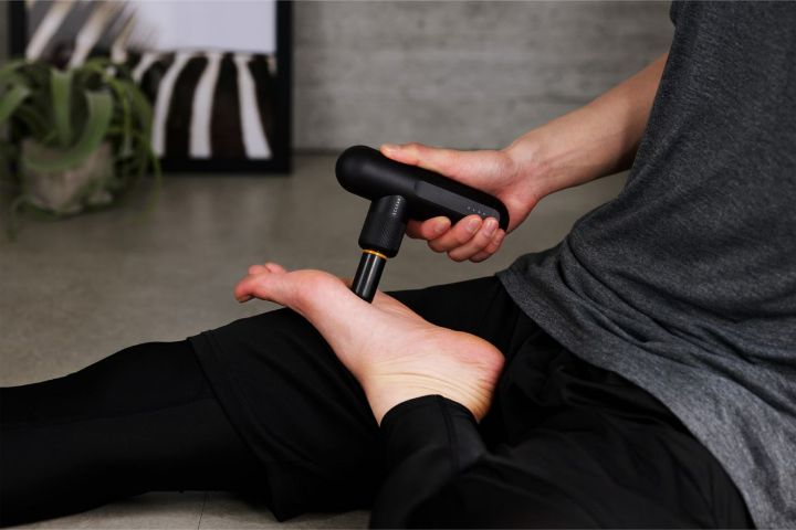 程よい重量感と強い刺激で狙った箇所を正確にケアできる!ECLER リフレッシュガン/ヘビーモデル