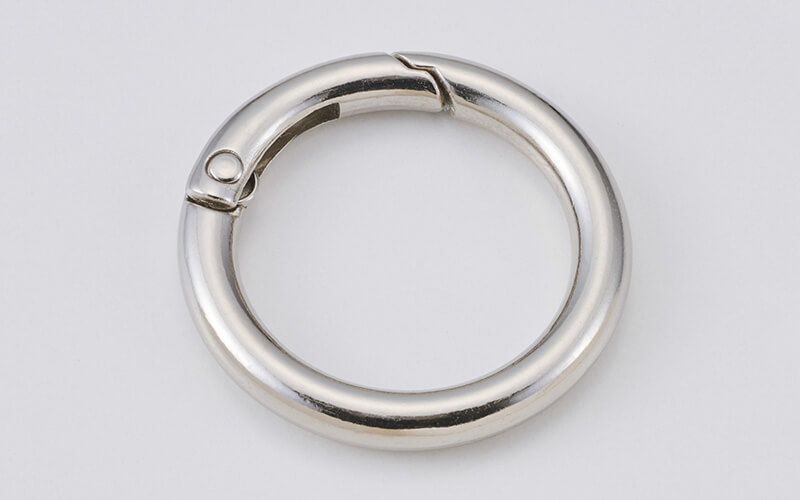 リンクカラビナが付属