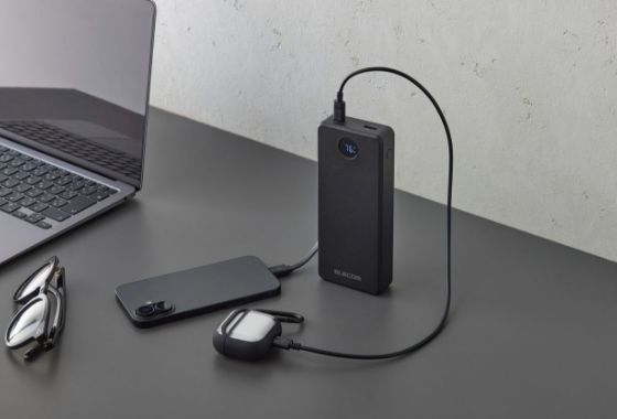 最大出力67Wでさまざまな機器の充電が可能!20,000mAhのケーブル一体型モバイルバッテリー