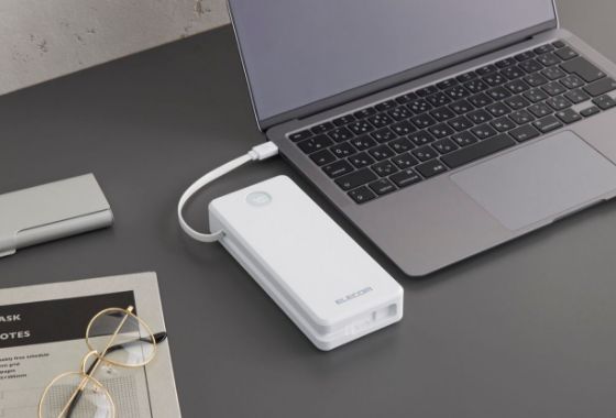 最大出力67Wでさまざまな機器の充電が可能!20,000mAhのケーブル一体型モバイルバッテリー