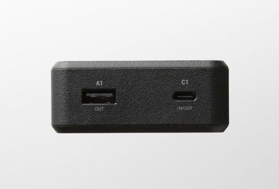 最大出力67Wでさまざまな機器の充電が可能!20,000mAhのケーブル一体型モバイルバッテリー