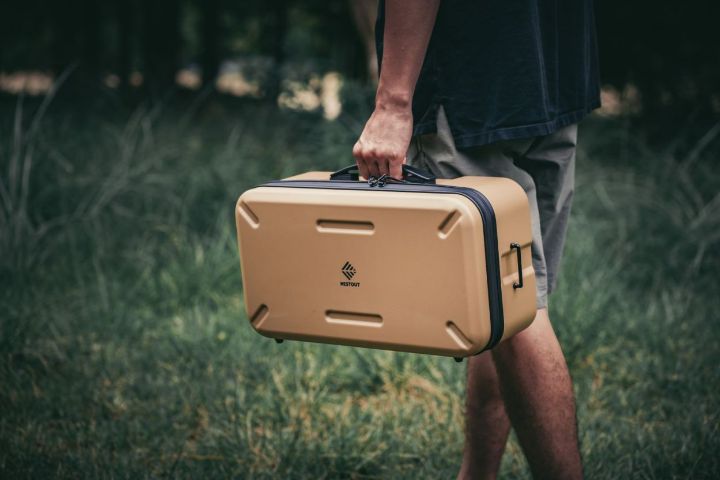 ハンドル付きで、スムーズな持ち上げを実現