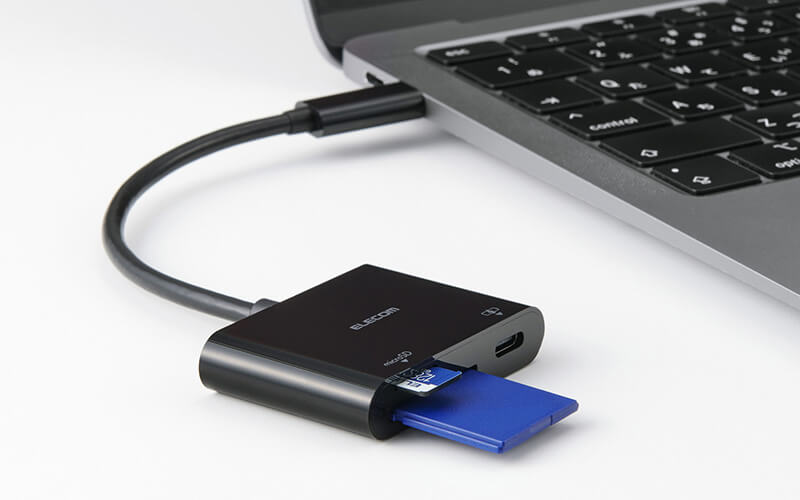 SDカードとmicroSDカードの同時使用が可能