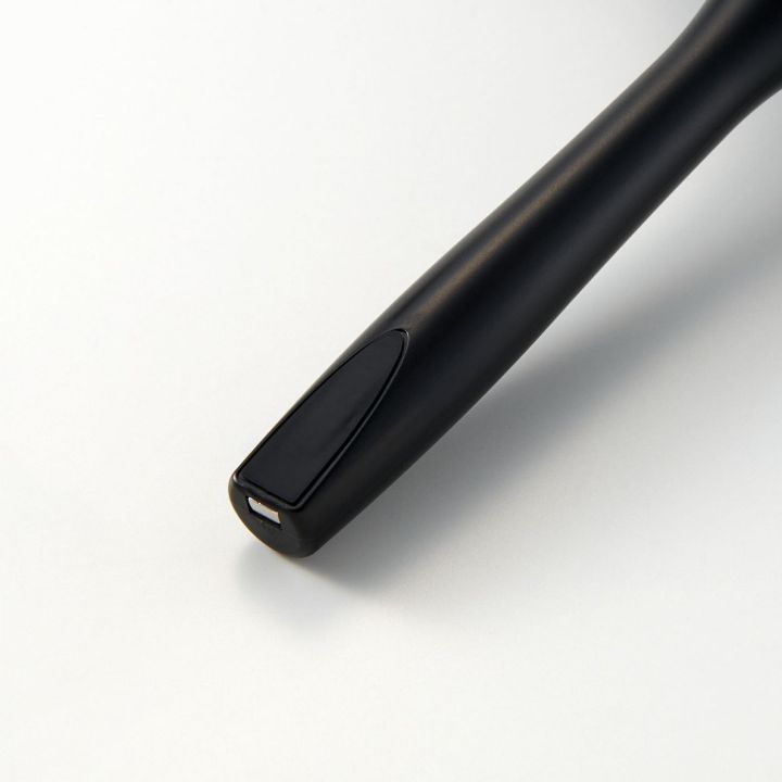 2タイプともマグネット付きで、ピタッ!と取り付けて収納可能