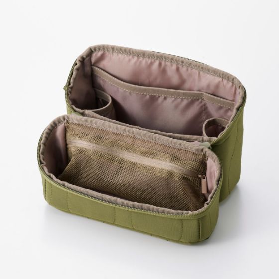 たっぷり入る大容量タイプで、デスク上で道具入れとして使用可能!