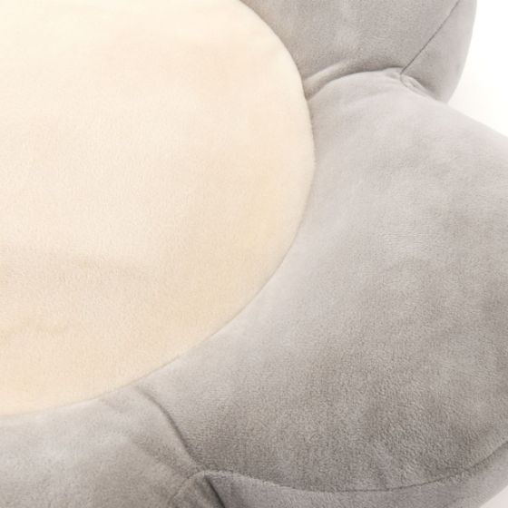 柔らかな肌触りと、ふっくらした花びらのデザインでリラックス!USB給電式 ヒーティングクッション