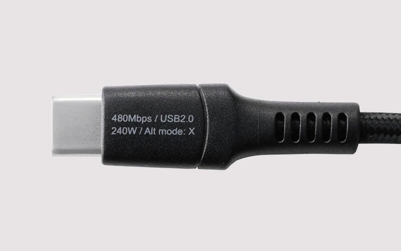 コネクター部分に製品の仕様が印字され、一目で確認可能