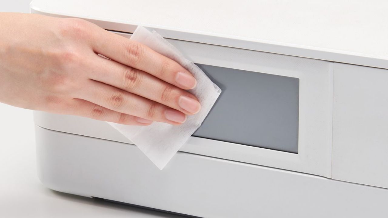 拭き跡が残らない!クリア仕上げのウェットクリーニングティッシュ&ドライクリーニングティッシュ