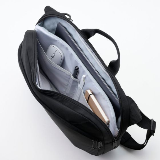 貴重品の収納に便利な隠しポケット付き!"ZEROSHOCK"メッセンジャーバッグ