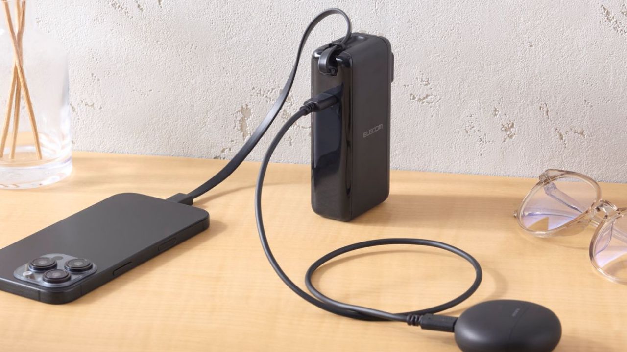 バッテリー・AC充電器・ケーブル一体型で、旅行や出張に大活躍!