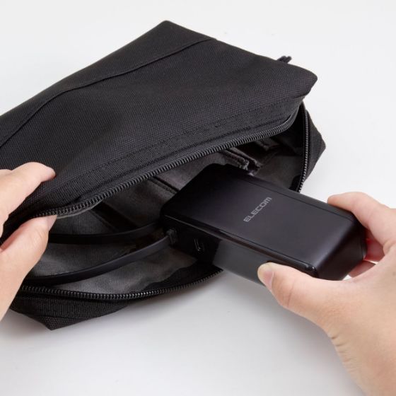 バッテリー・AC充電器・ケーブル一体型で、旅行や出張に大活躍!