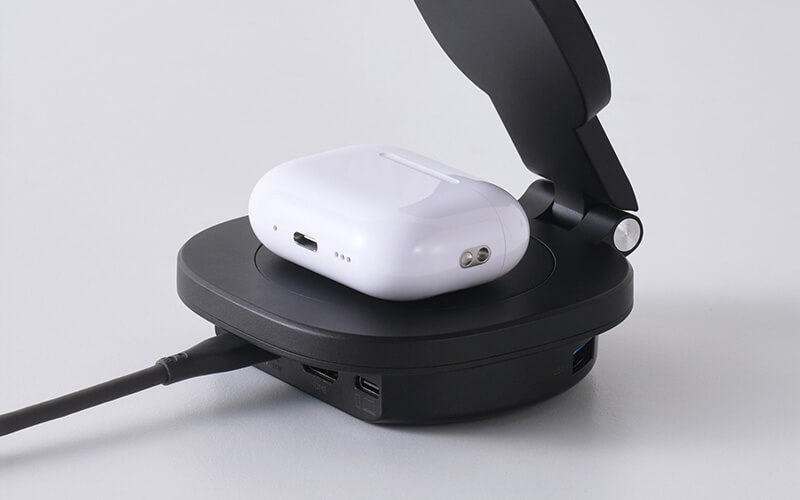 AirPodsは置くだけで充電可能