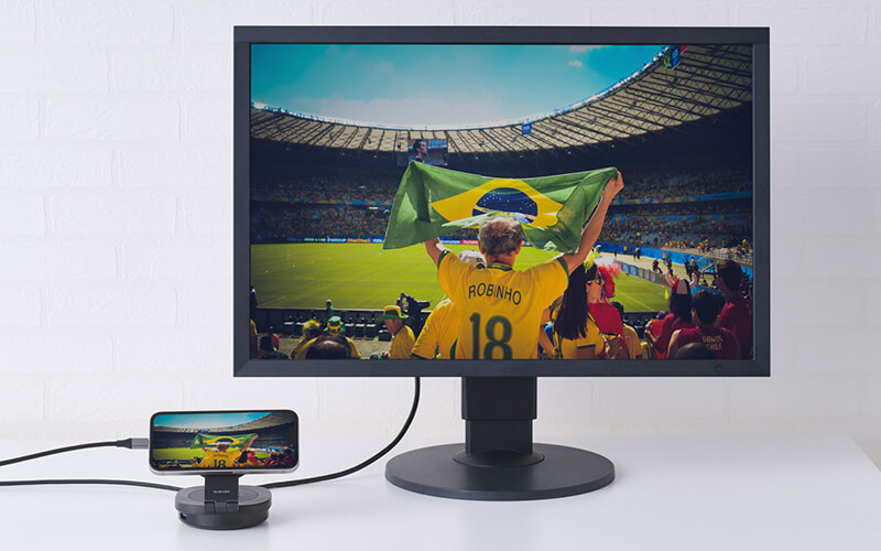 スマートフォンと接続し、撮影した写真や動画を大画面を使ってみんなで楽しめる