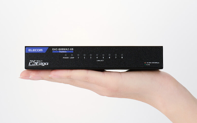 手のひらに乗る、片手サイズのコンパクト設計