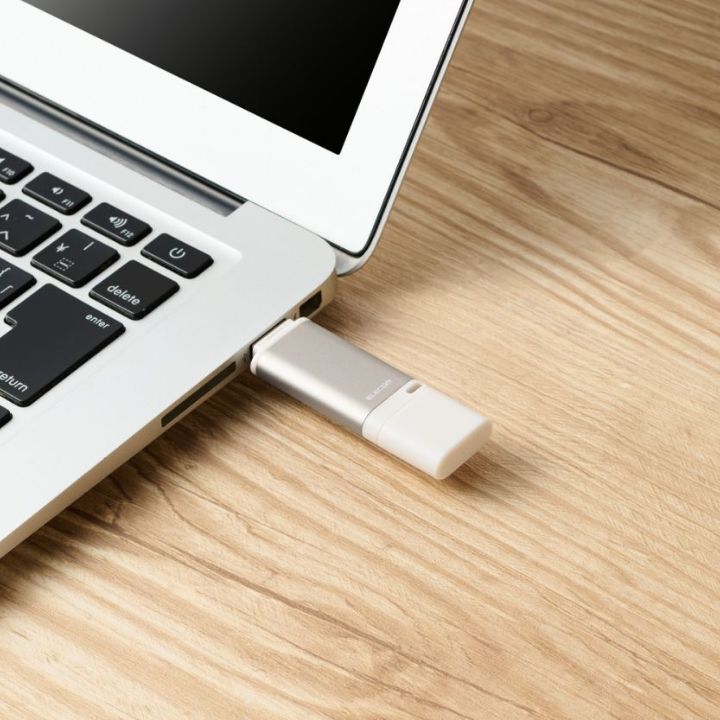 キャップでコネクターをしっかり保護!ゴミやホコリの侵入からコネクターを守る、キャップ式 USBメモリ