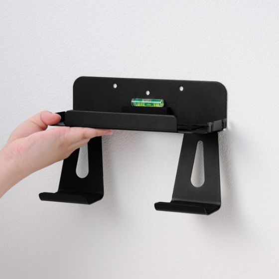 付属のネジで、石こうボード壁やコンクリート壁にしっかり取り付け可能