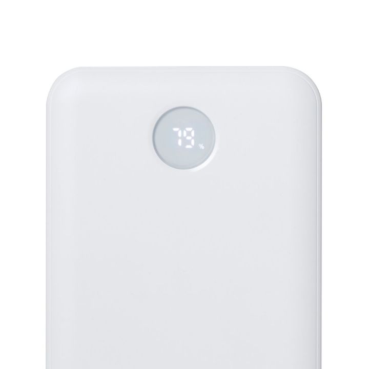 厚さ約16mmの手のひらサイズ!10,000mAh容量のモバイルバッテリー