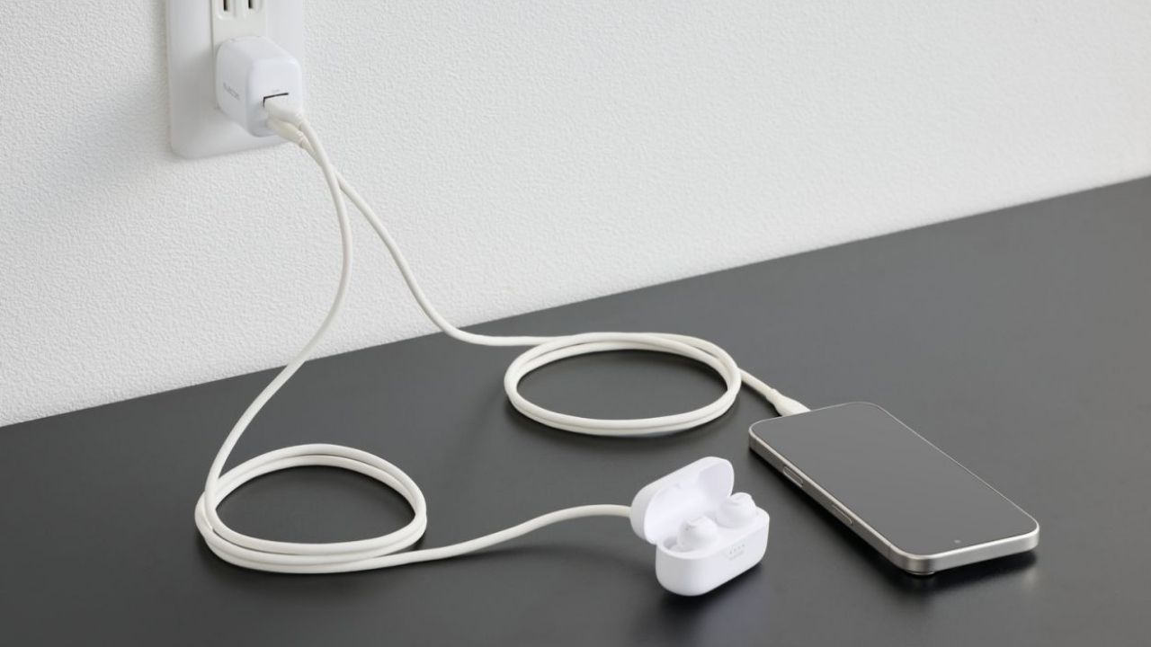 USB Type-Cポート&USB-Aポート搭載!スマートフォンやタブレットを、2台同時充電できるAC充電器