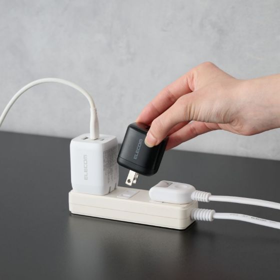USB Type-Cポート&USB-Aポート搭載!スマートフォンやタブレットを、2台同時充電できるAC充電器